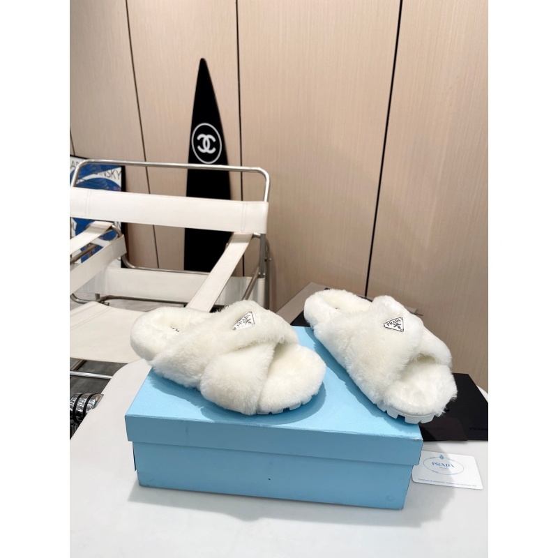 Pra*a slippers
